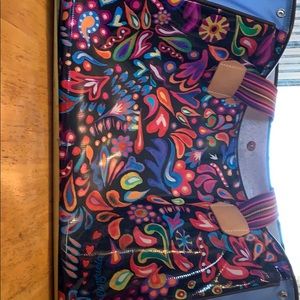 Consuela this is an awesome tote 👜 I ❤️ it .